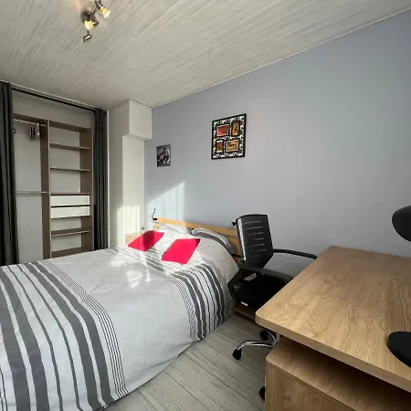 Le Pont Jumeau : T4 Proche Metro & Airbus Appartement