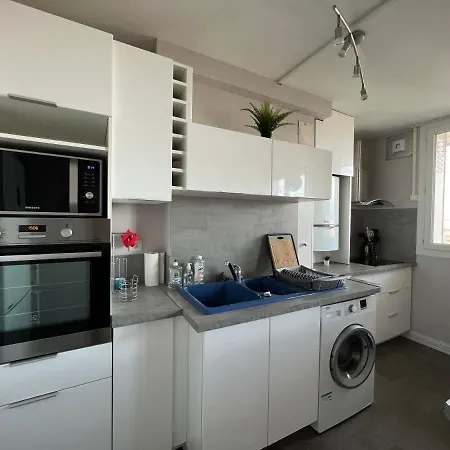Le Pont Jumeau : T4 Proche Metro & Airbus Apartament